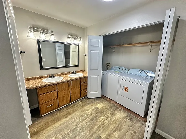 835 Wisconsin St #2B — Photo 11