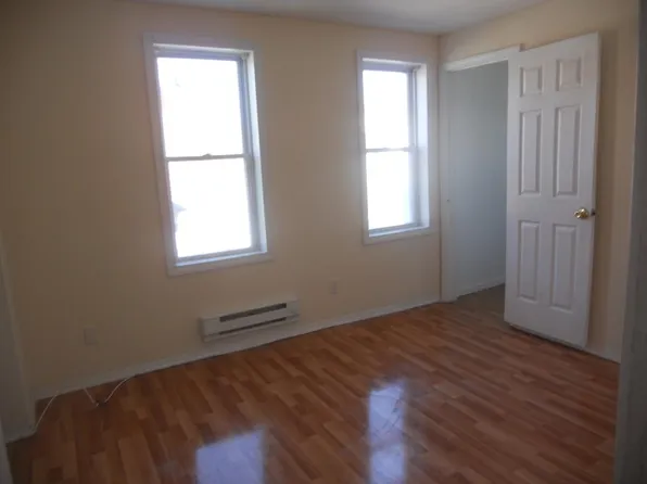 1726 Meadow St Fl 2nd, Philadelphia, PA 19124