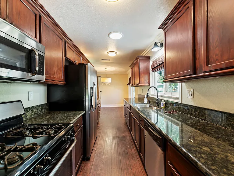 4570 Emerson St — Photo 19