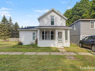 721 Pearl St, Belding, MI 48809