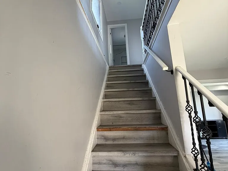 5 Herron Pl — Photo 4