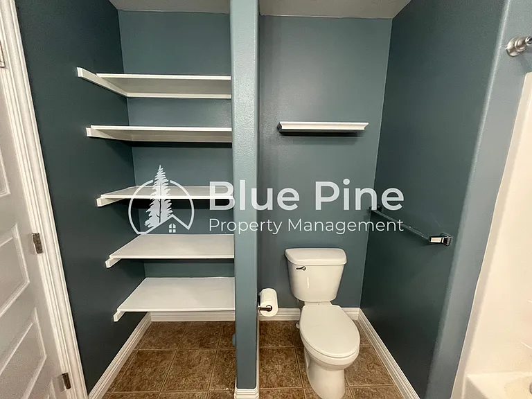 1941 N Oakbrook Rd — Photo 13