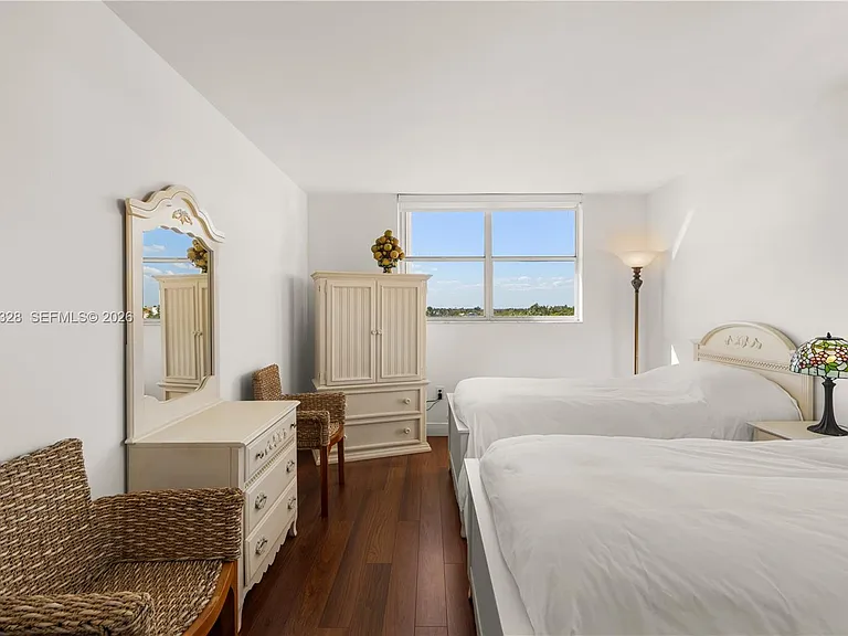 210 Sea View Dr #611 — Photo 13
