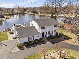 3517 Trentwood Dr, Commerce Township, MI