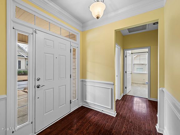 5th image of 26 W Milan Court