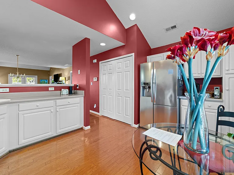 17 Saddleberry Way — Photo 8