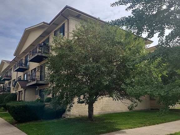 2nd image of 2155 N Harlem Ave
