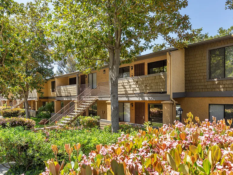 Elan Scripps Terrace — Photo 4