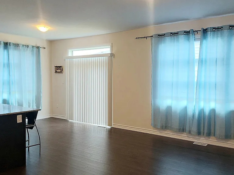 92 Berkely St #UPPER — Photo 29