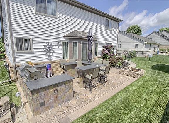 4th image of 52338 Creek Ln
