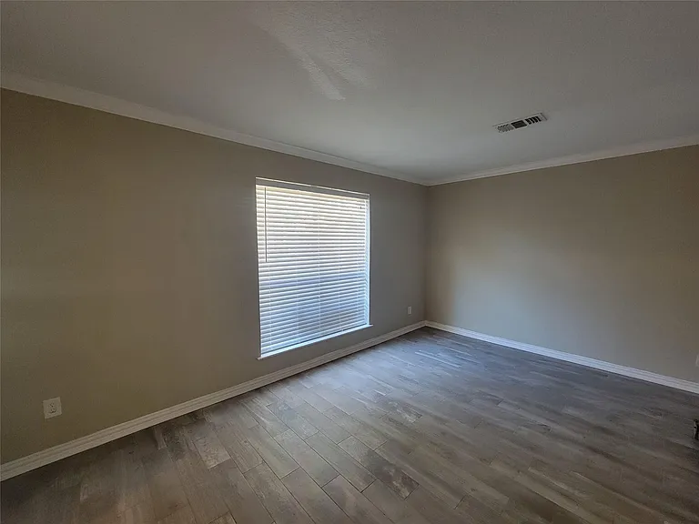 4015 Chapel Square Dr — Photo 5
