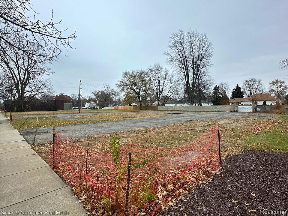 2nd image of 22675 Goddard Rd