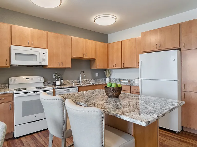 Oaks Landing 55+ Apartments — Photo 25