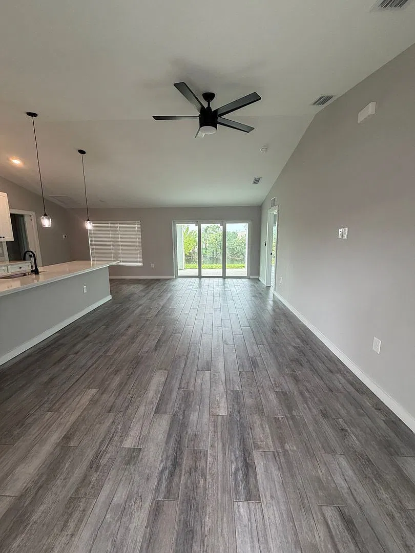 4 bed, 3.0 bath, 1683 sqft, $2,200 — Photo 2