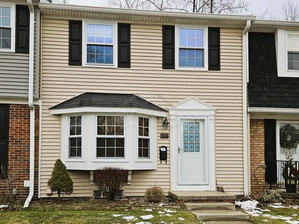 19707 Hayes Ct #253, Northville, MI 48167