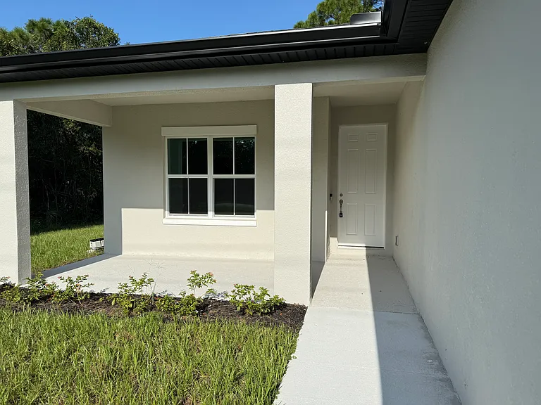 232 Bell Blvd S — Photo 2