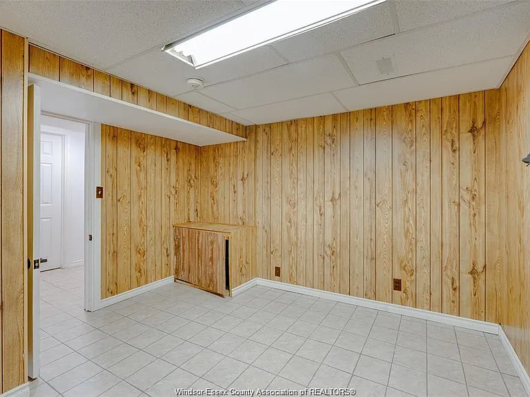 1627 Marentette Ave #BASEMENT — Photo 10
