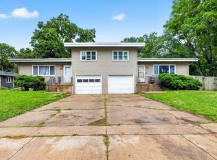 2114-2116 Lake Point Dr, Madison, WI 53713