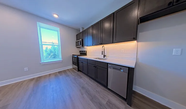 22 N King St #2B — Photo 2