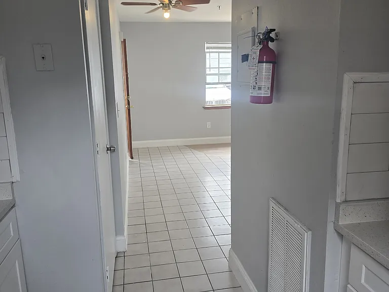 143 E 5th Ave #18 — Photo 5