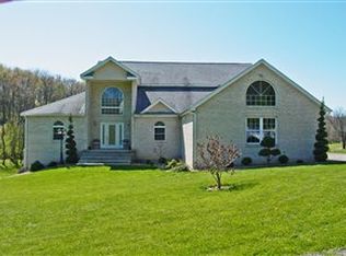 105 Willow Springs Dr, Wellsburg, WV 26070