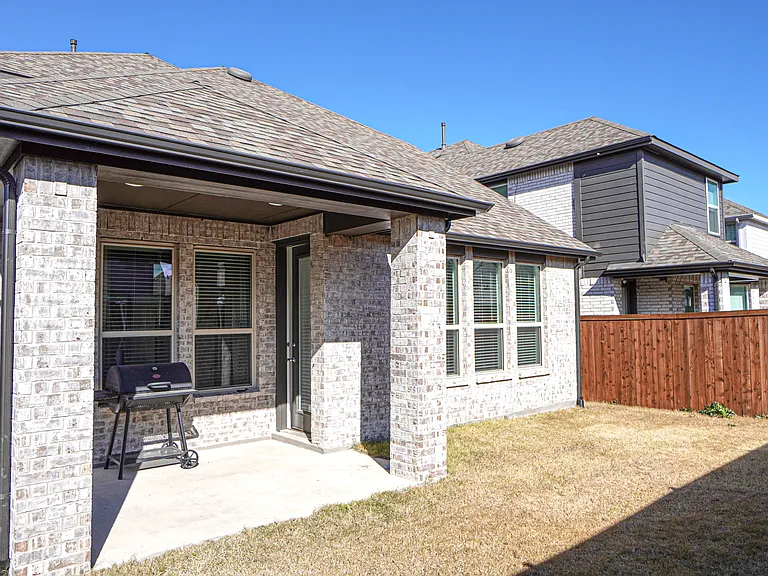 2420 Green River Rd — Photo 24