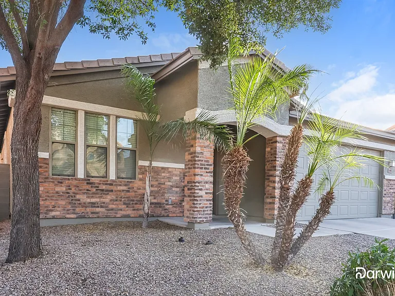 991 E Saddleback Pl — Photo 2