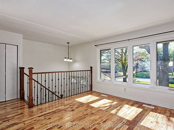 5th image of 202 Michaelmas St