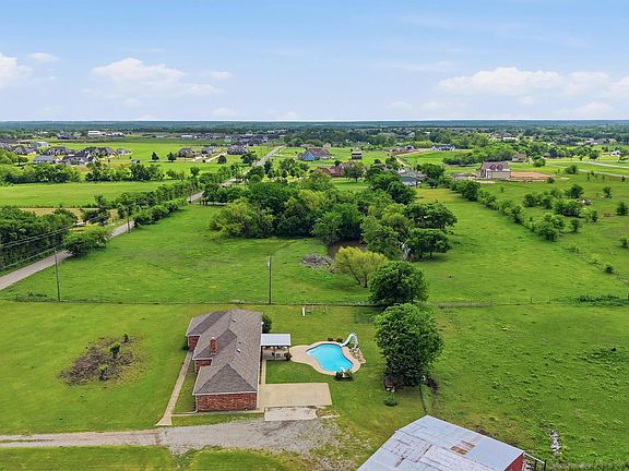 4th image of 998 Bledsoe Rd