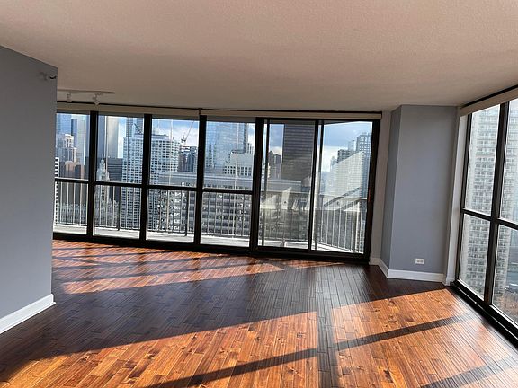 2nd image of 12 E Ontario St #2014