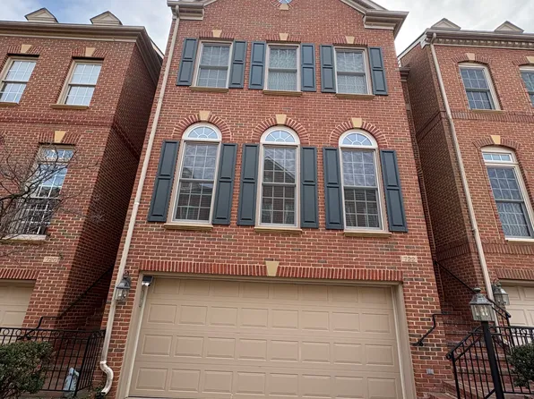 722 Hawkins Way, Alexandria, VA 22314