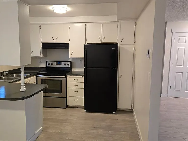 Meadow Creek Apartments — Photo 2