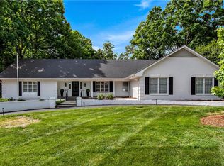 2200 Forest Dr, Winston Salem, NC 27104