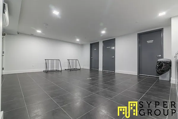 Rented by The Syper Group | media 16