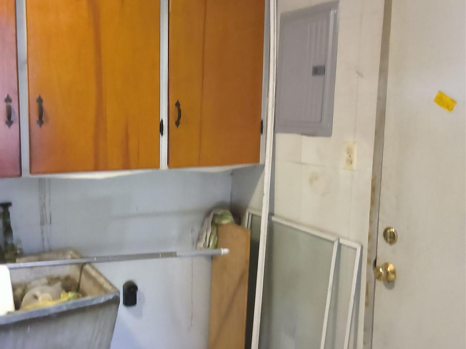 6169 Van Syckle Ave, photo 23