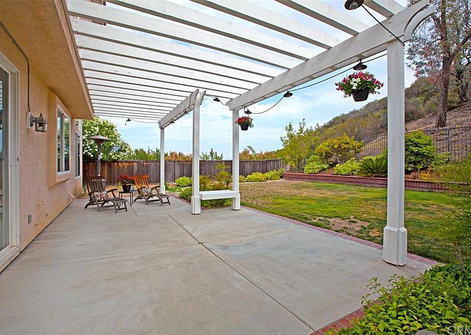 2nd image of 23495 Mountainside Ct