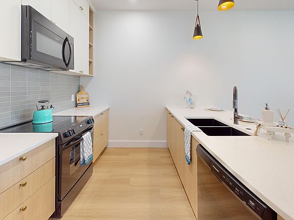 The Canopy - Kitchen