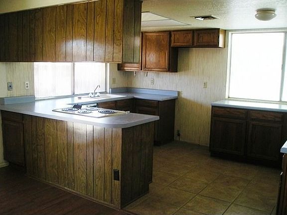 4th image of 8917 N 104th Ave