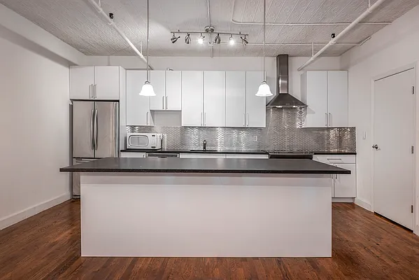 Rented by Compass | media 27