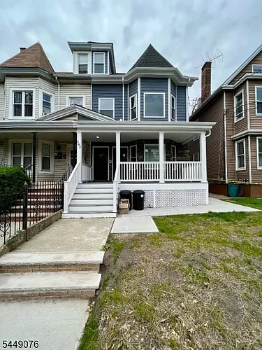 562 Madison Ave #2 Photo 1