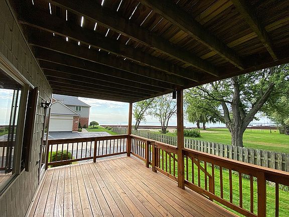 3rd image of 24020 Violet Ln