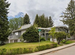 53 N Massey Pl SW, Calgary, AB T2V 2G6