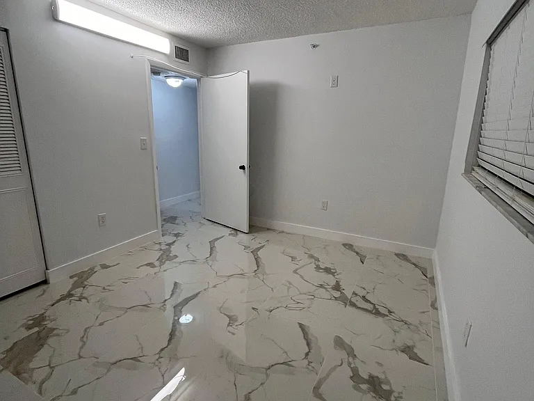 8650 SW 133AVERD #208 — Photo 9