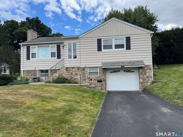 709 Bunker Hill Avenue, Waterbury, CT 06708