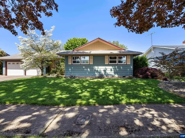 427 Wilshire Dr N, Salem, OR 97303