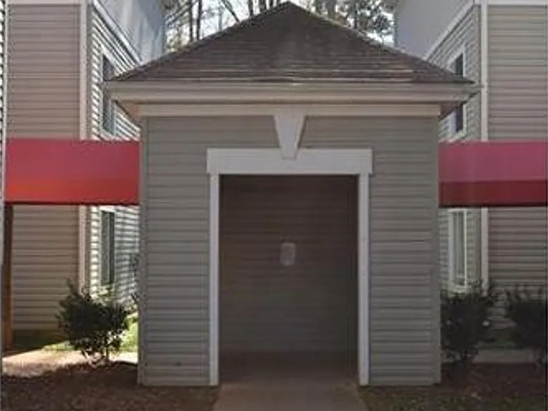 1431 Collegiate Cir #103 — Photo 5
