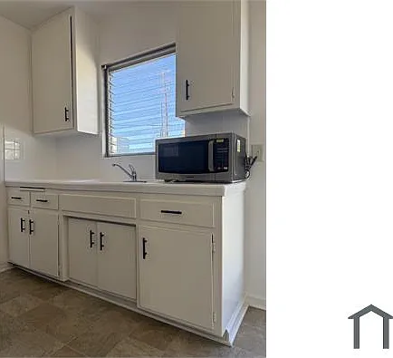 1258 N Virgil Ave #5 — Photo 3