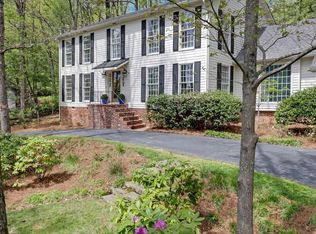 4 Stonehaven Dr, Signal Mountain, TN 37377