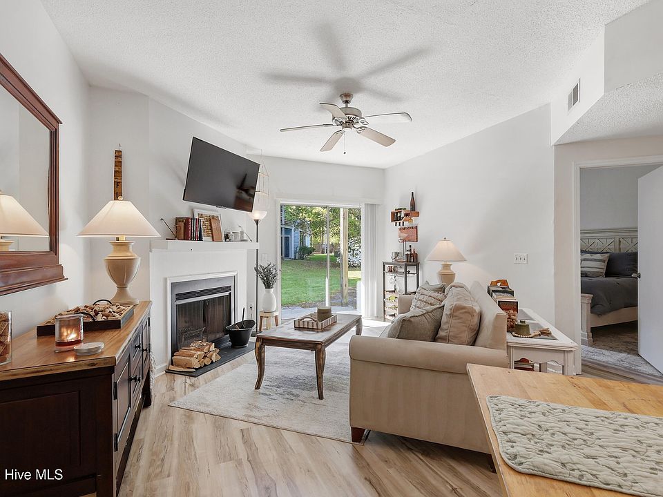 1st image of 4230 Wilshire Boulevard Apt 104