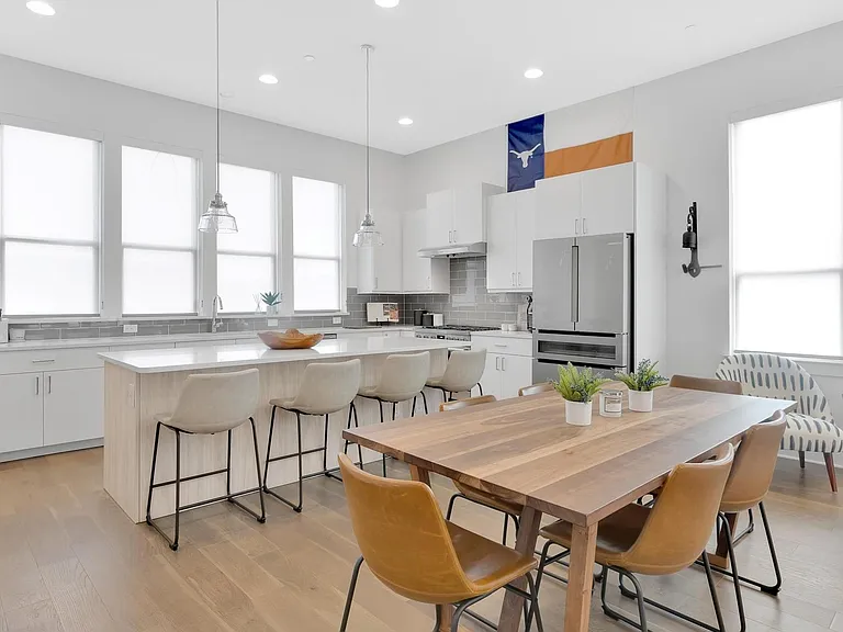 1008 Concordia Ave — Photo 12